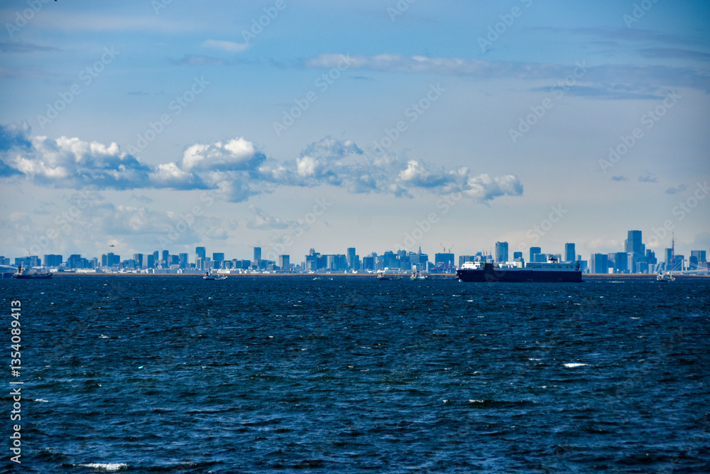 Obraz premium 海ほたるから見た東京のビル群