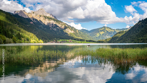 Der Haldensee im Tannheimer Tal, Österreich