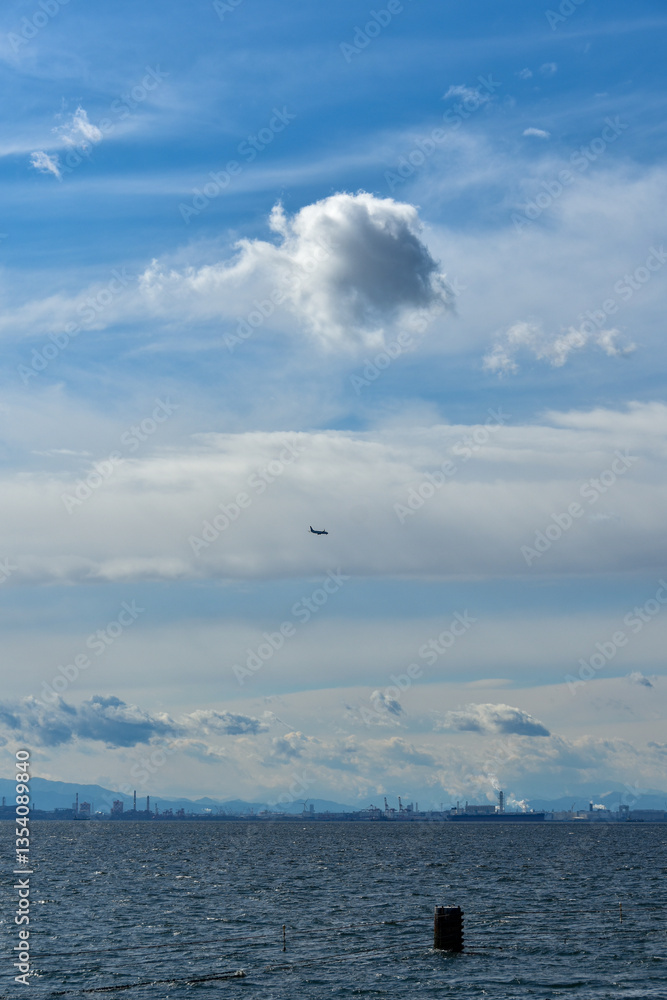 晴れた日の東京湾と東京の風景
