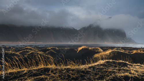 Obraz na płótnie Iceland's diverse landscape features majestic mountains, dramatic coastlines, glaciers, and volcanic fields. A land of contrasts, where fire meets ice, offering breathtaking views for nature and trave w salonie
