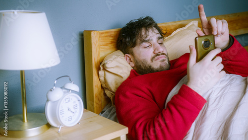 Waking up and immediately reaching for the phone, scrolling endlessly through short videos, and losing track of time