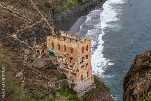 Obraz na płótnie Ruin of former water elevator La Gordejuela, aka Casa Hamilton, Los Realejos, Tenerife, Spain w salonie