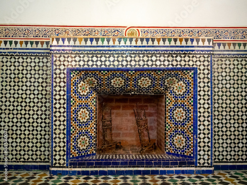 Obraz na płótnie Zellij framed fireplace in a Bahia Palace room, Marrakesh w salonie