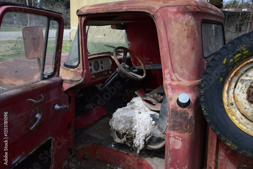Viejo taller de autos rural