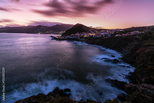 Obraz na płótnie Beautiful sunrise colors in the coastal area of the Madeira island wilderness w salonie