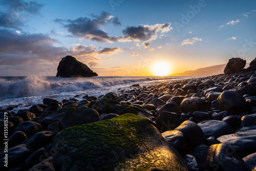 Obraz na płótnie Beautiful sunrise colors in the coastal area of the Madeira island wilderness w salonie
