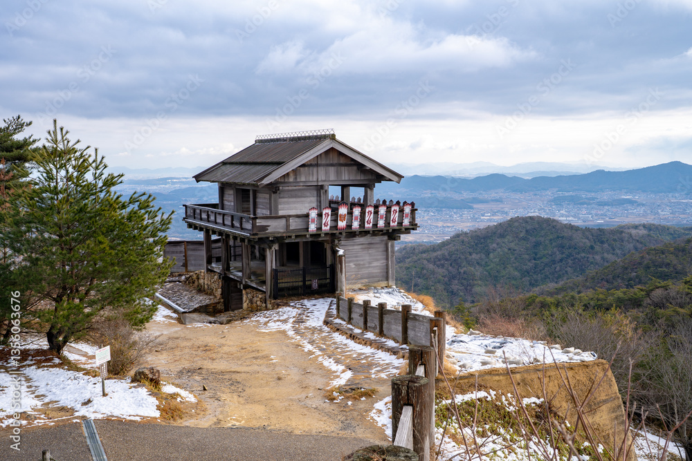 Fototapeta premium 冬の鬼ノ城西門の風景（総社市）