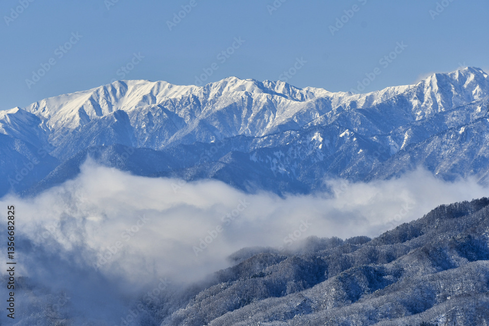 Fototapeta premium 雪の北アルプス