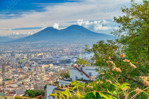 Obraz na płótnie Stunning panoramic view of Naples from Vomero, showcasing the city and Mount Vesuvius w salonie