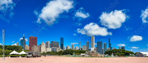 Obraz na płótnie Panoramic view of Downtown Chicago skyline from Grant Park on a summer day w salonie
