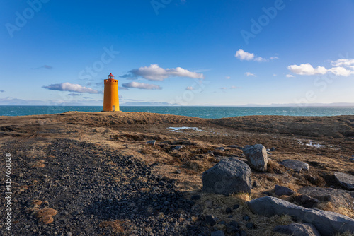 Obraz na płótnie Iconic lighthouse in iceland w salonie