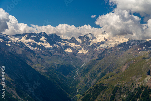 Obraz na płótnie Mountains over the town of Cogne, near Gran Paradiso National Park w salonie