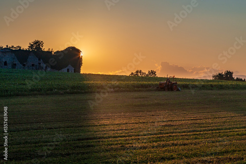 Obraz na płótnie Colorful sunset in the fields of Friuli Venezia-Giulia w salonie