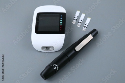 Electronic device for measuring blood sugar levels
