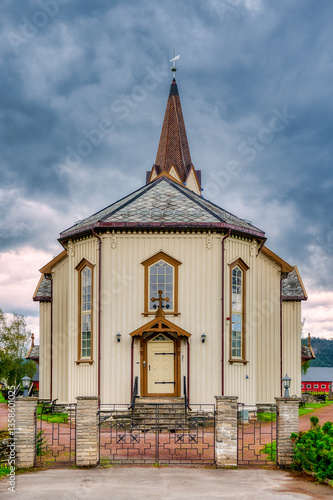 Obraz na płótnie Rindal es el centro administrativo del municipio de Rindal en el condado de Trøndelag, Noruega. w salonie