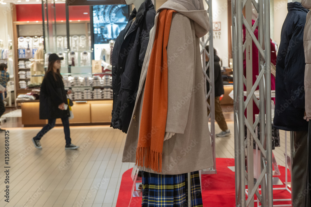 ファッションを展示するショッピングモールの店舗 ファッションを展示するショッピングモールの店舗