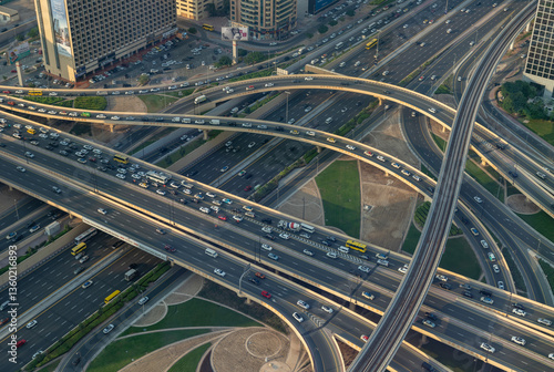 Obraz na płótnie Al Safa Street and Sheikh Zayed Road Intersection w salonie