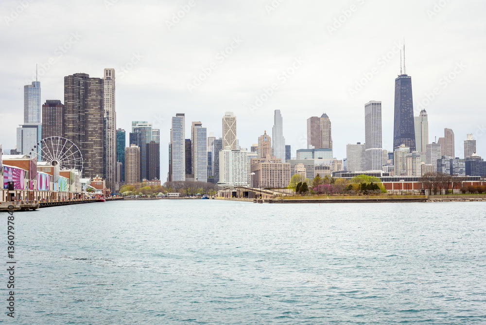 Fototapeta premium Chicago skyline and Navy Pier from lake Michigan on a cloudy spring day