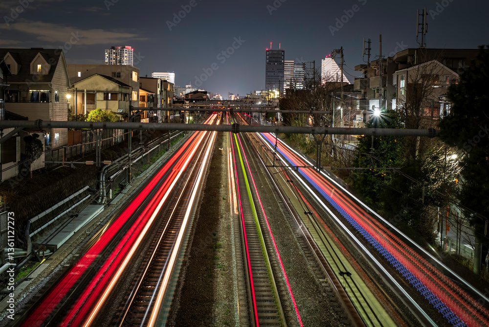 Fototapeta premium 走行する列車の軌跡
