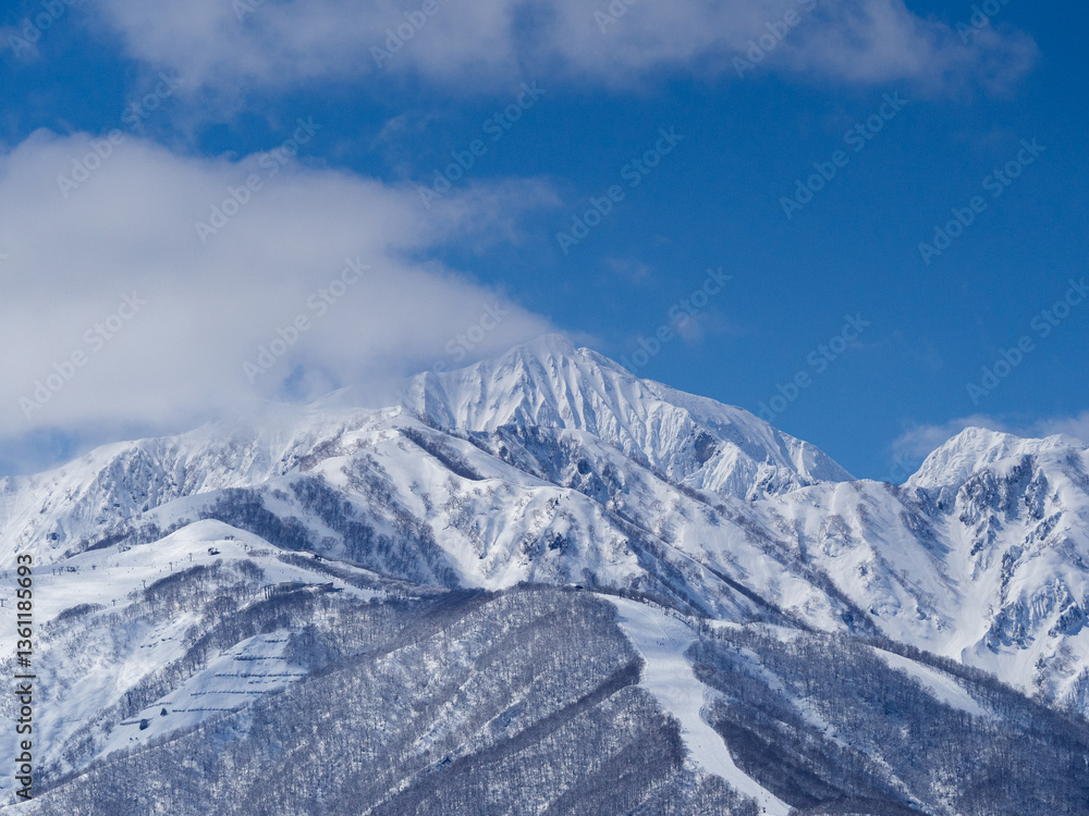 快晴の空と雪の北アルプス 長野県白馬村 快晴の空と雪の北アルプス 長野県白馬村