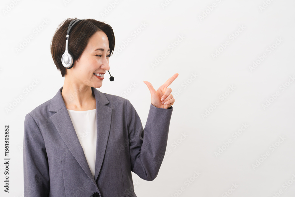 若い女性のオペレーター ビジネスイメージ.. 若い女性のオペレーター ビジネスイメージ..