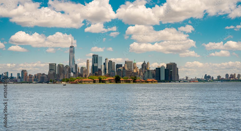 Fototapeta premium New York City, United States. Panorama view of New York city skyline in Manhattan. NYC, NY. American city. Manhattan skyline. Skyline of New York City. Cityscape of NYC. Famous landmarks of New York.