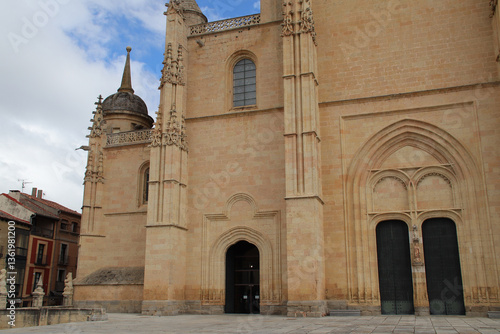 Obraz na płótnie gothic cathedral in segovia in spain w salonie