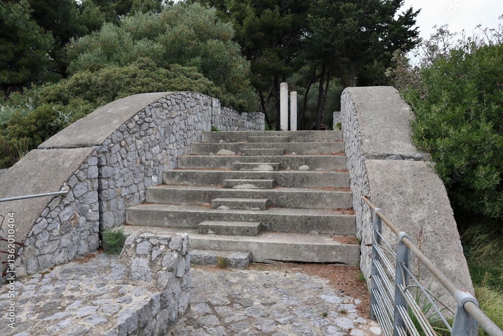 Pontone - Scala di accesso al belvedere di Monte Aureo