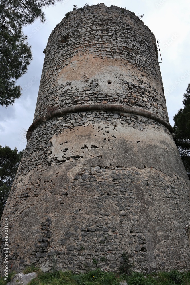 Pontone - Torre dello Ziro del XII secolo