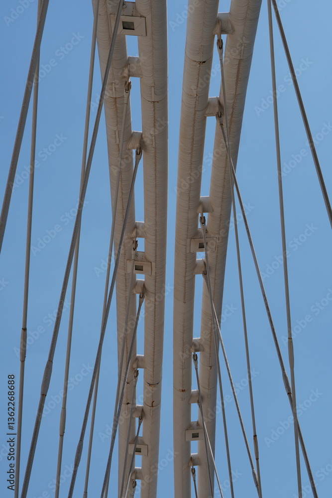 Obraz premium Bridge closeup shadow and light