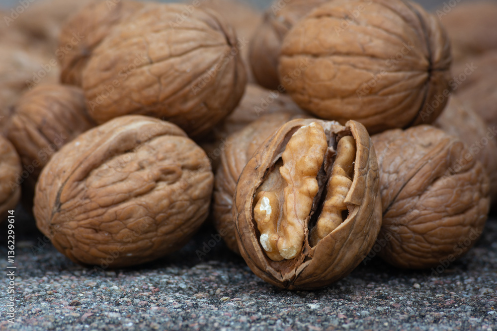 Walnut kernels and whole walnuts Walnut kernels and whole walnuts