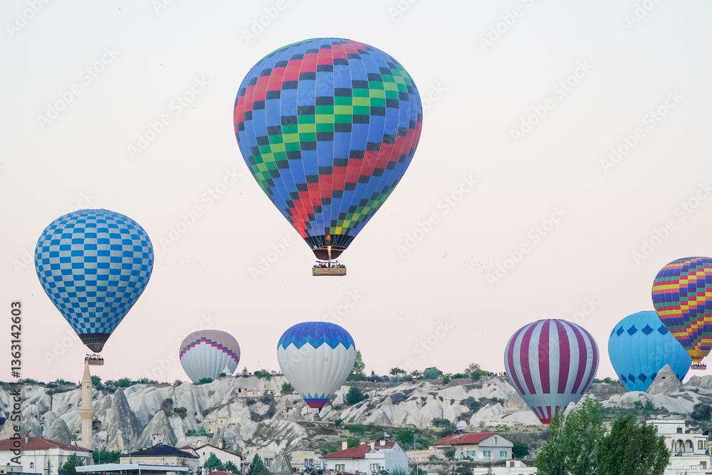 Obraz premium Hot Air Balloons in Cappadocia, Nevsehir, Turkiye