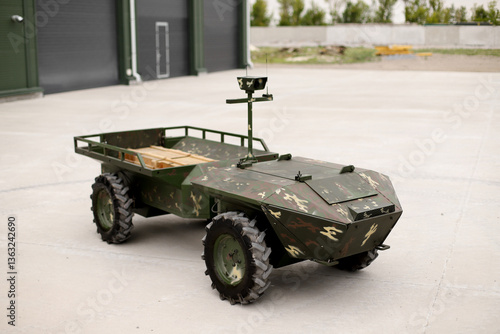 Φωτογραφία Ground military robot for evacuation of the wounded on remote control