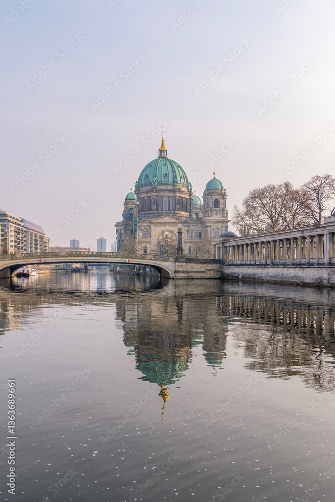 Fototapeta premium germany capital berlin city center buildings architecture and must-see tourist attractions photos