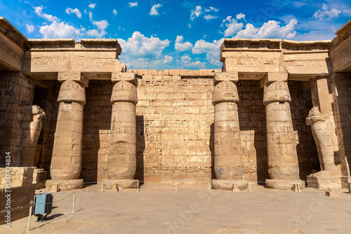 Obraz na płótnie Medinet Habu temple in Luxor w salonie