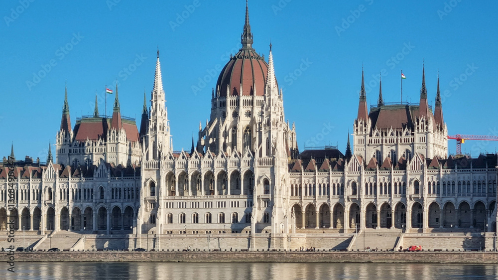 Fototapeta premium Budapest cityscape with Hungarian parliament building and Danube river, Hungary