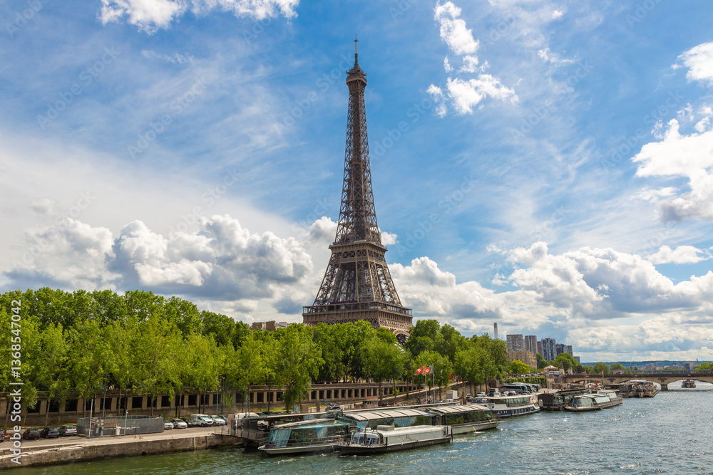 Fototapeta premium Eiffel tower and Seine river in Paris, France