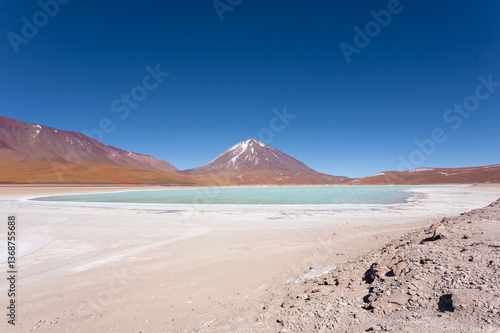 Obraz na płótnie The green Laguna Verde,Bolivia w salonie