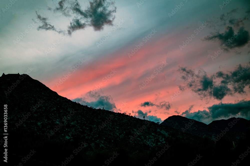 Fototapeta premium Kernville Sunset March 2025