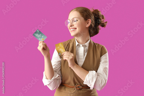 Young businesswoman with cr...