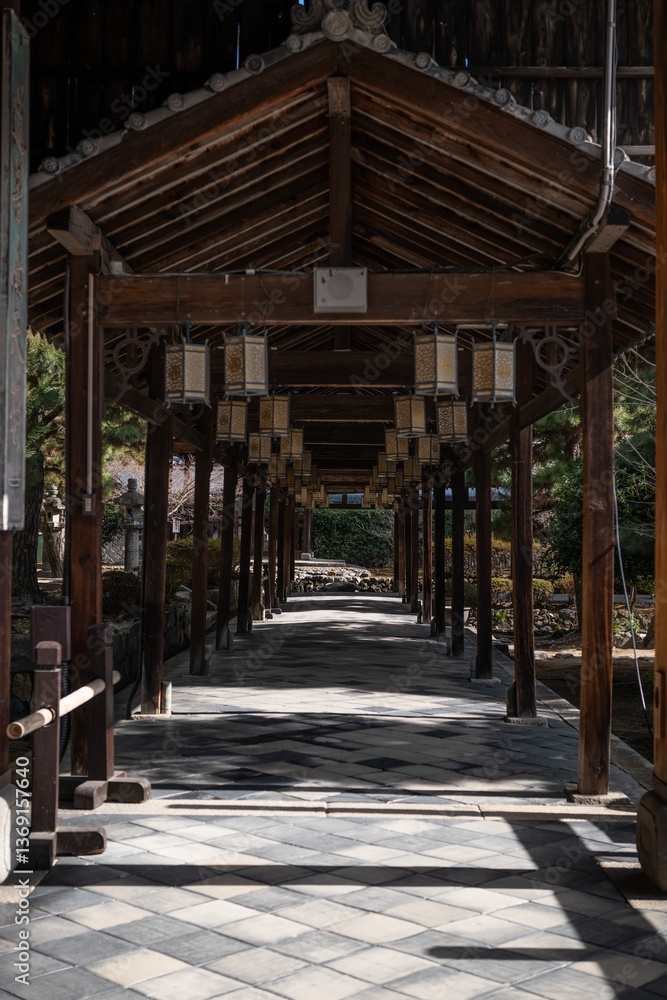 日本、京都、燈籠、萬福寺、春、歴史的建造物、木造階建、寺院 日本、京都、燈籠、萬福寺、春、歴史的建造物、木造階建、寺院