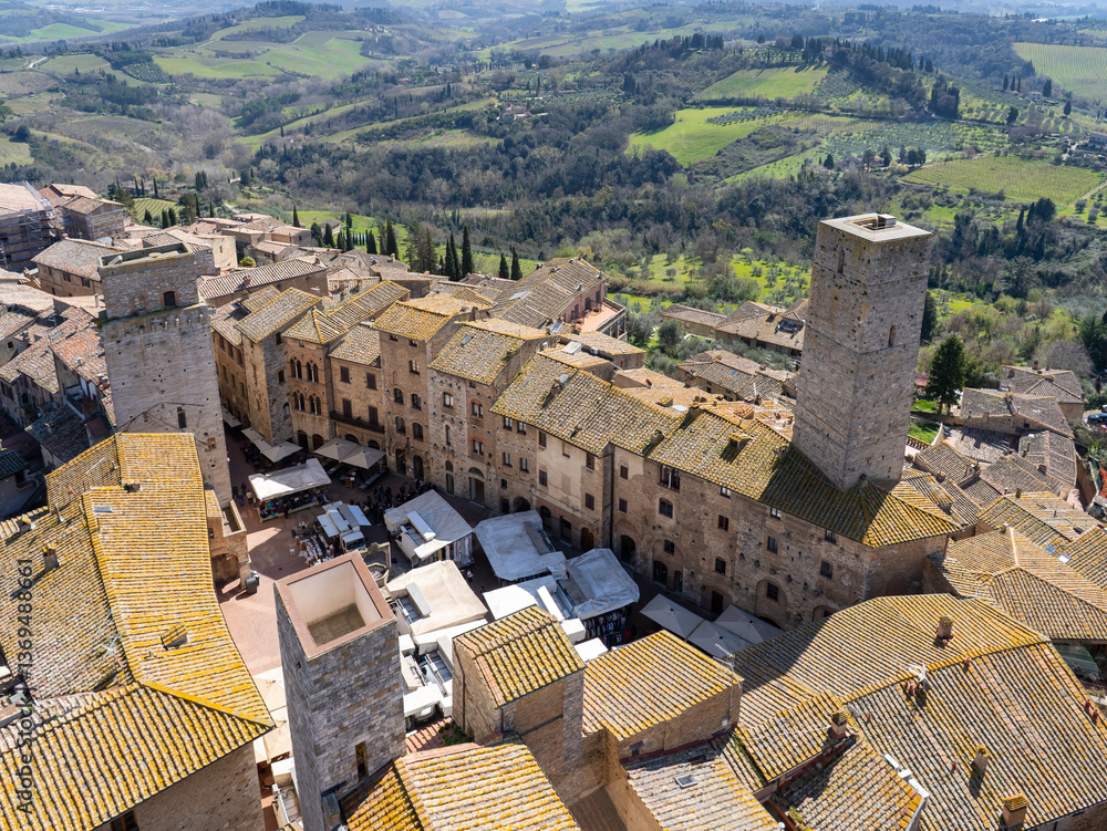 Obraz premium Amazing aerial view of the wonderful village of San Gimignano. A Unesco World Heritage. Tuscany, Italy