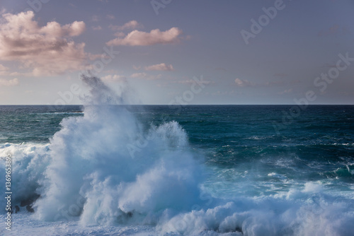 Obraz na płótnie Powerful storm waves in Porto Moniz, on the Madeira Atlantic coastline, Portugal w salonie