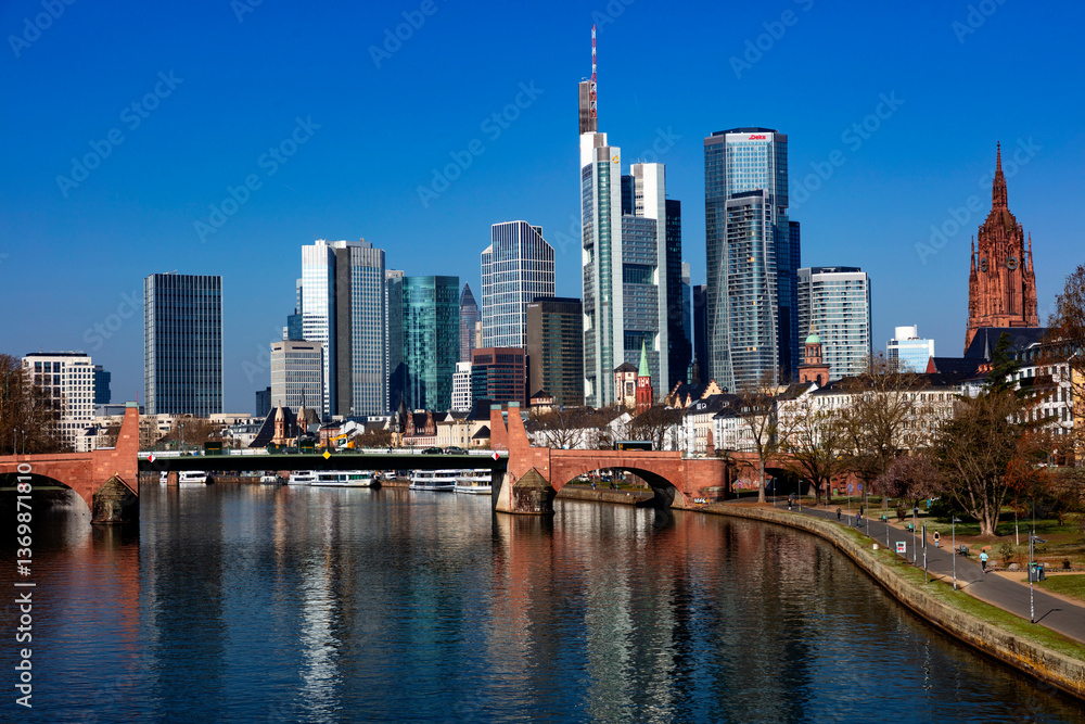 Fototapeta premium Skyline und Altstadt, Frankfurt am Main