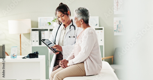 фотографія Doctor, checkup and elderly patient on tablet in office of research, online results and diagnosis advice