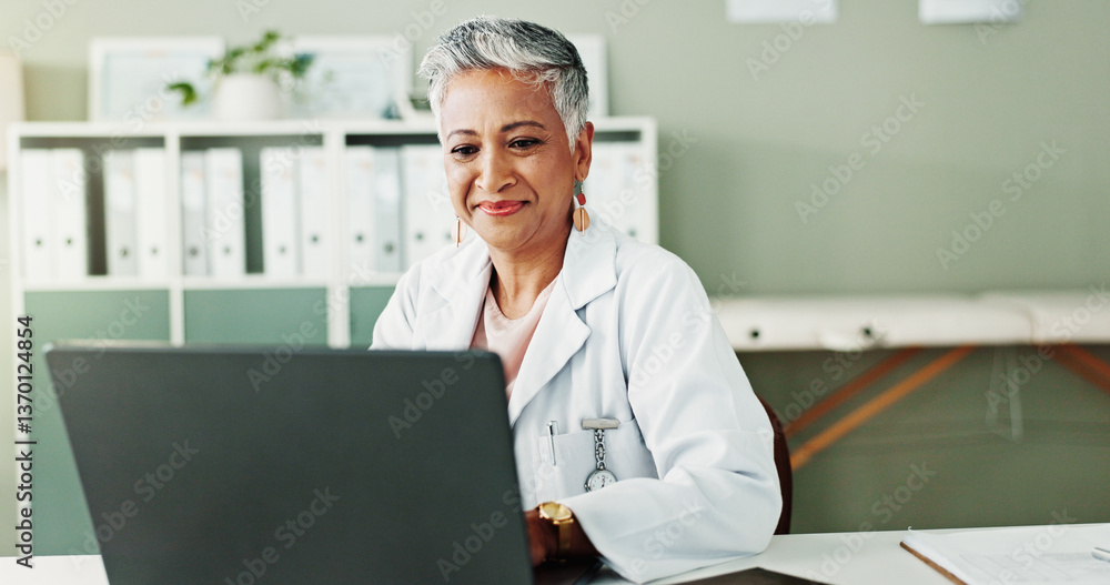 Obraz premium Laptop, woman and doctor in workplace, healthcare or research for diagnosis, internet or treatment. Mature person, medical or professional with pc, online reading or email for test results and cure