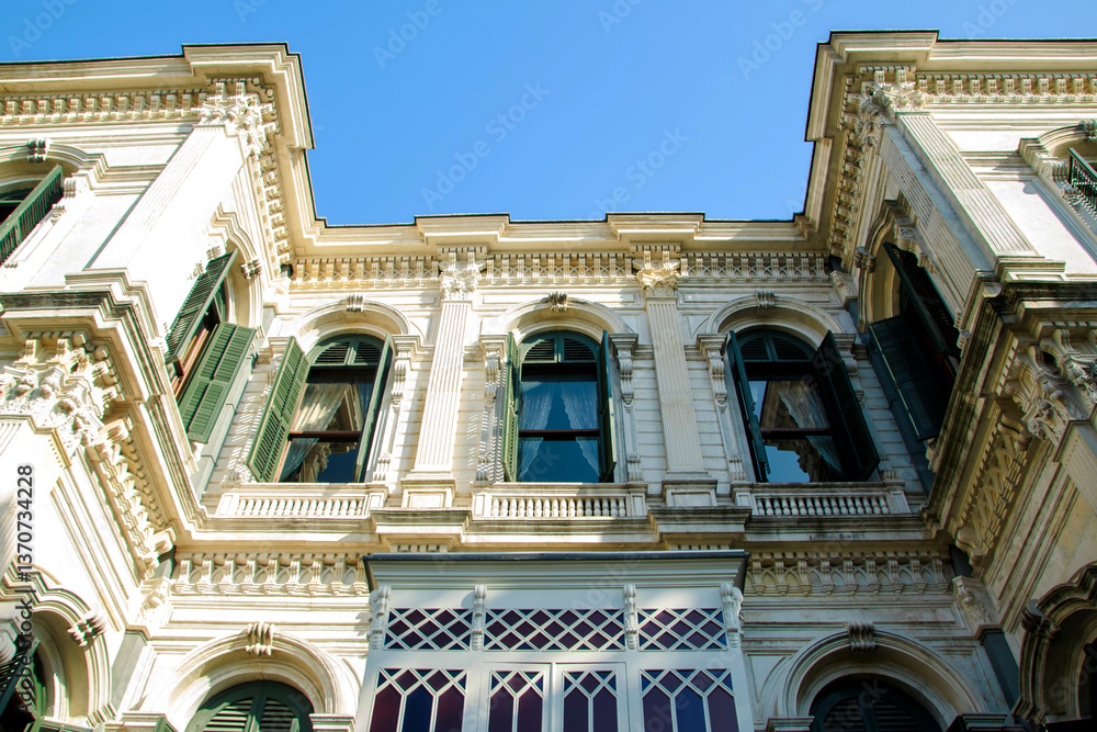 Obraz premium Facade of mabeyn pavillion building in the yildiz sarayi (star palace) in istanbul