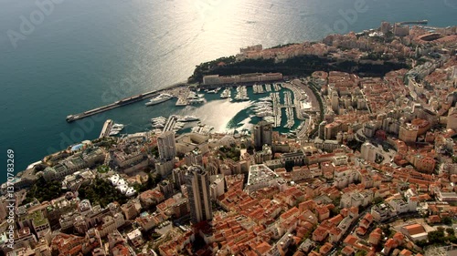 monaco monte carlo avec le port hercule depuis la mer plan séquence partie 3 sur 3

