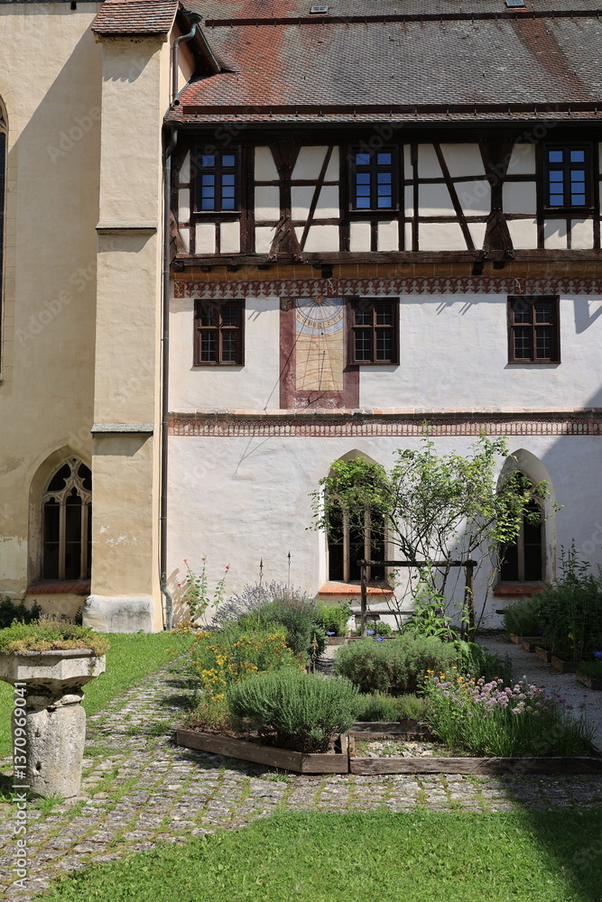 Fototapeta premium Blick in die Altstadt von Blaubeuren in Baden-Württemberg 
