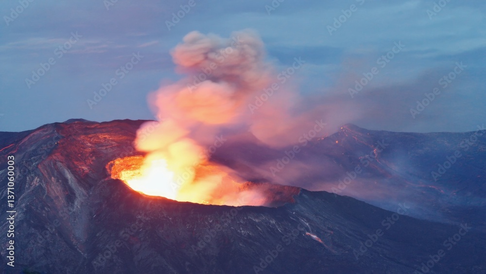 Fototapeta premium A large plume of smoke rises from the top of a mountain, with clouds and trees in the background